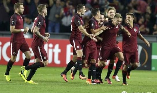 国米防线失误连连,遭弱旅萨勒尼塔纳逼平丢分